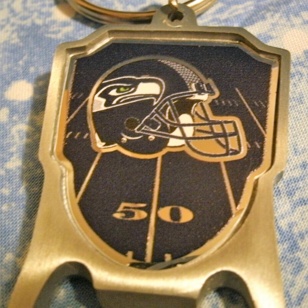🏈NWT Seattle Seahawk's Bottle Opener KEychain